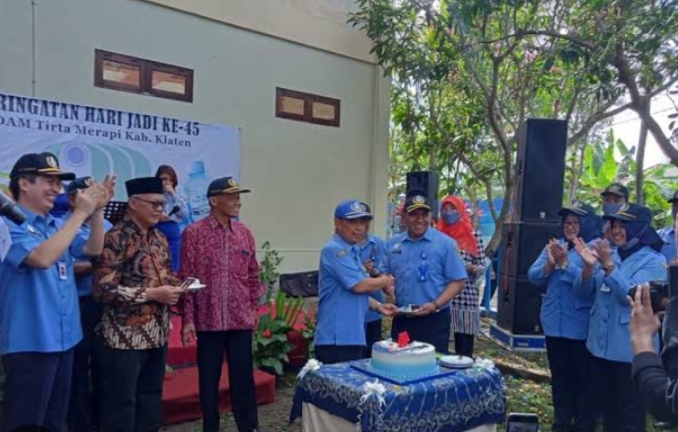 Hari Jadi ke 46 Perumda Air Minum Tirta Merapi Kabupaten Klaten Sabet BUMD AWARD Kategori Bintang Lima 