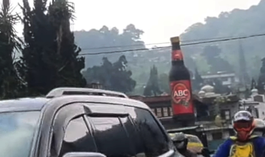 Mengenang Tugu Botol Kecap di Cisarua Yang Legendaris, Setelah 40 Tahun Berdiri Akhirnya Dibongkar