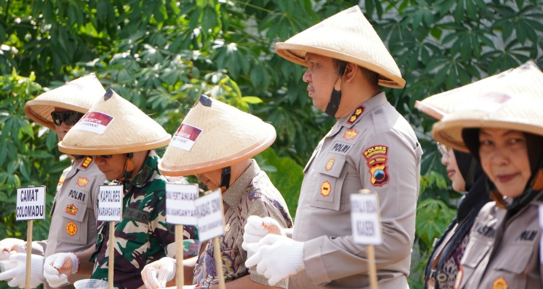 Polres Karanganyar Gelar Menanam Jagung Serentak Kuartal IV Dukung Swasembada Pangan Nasional
