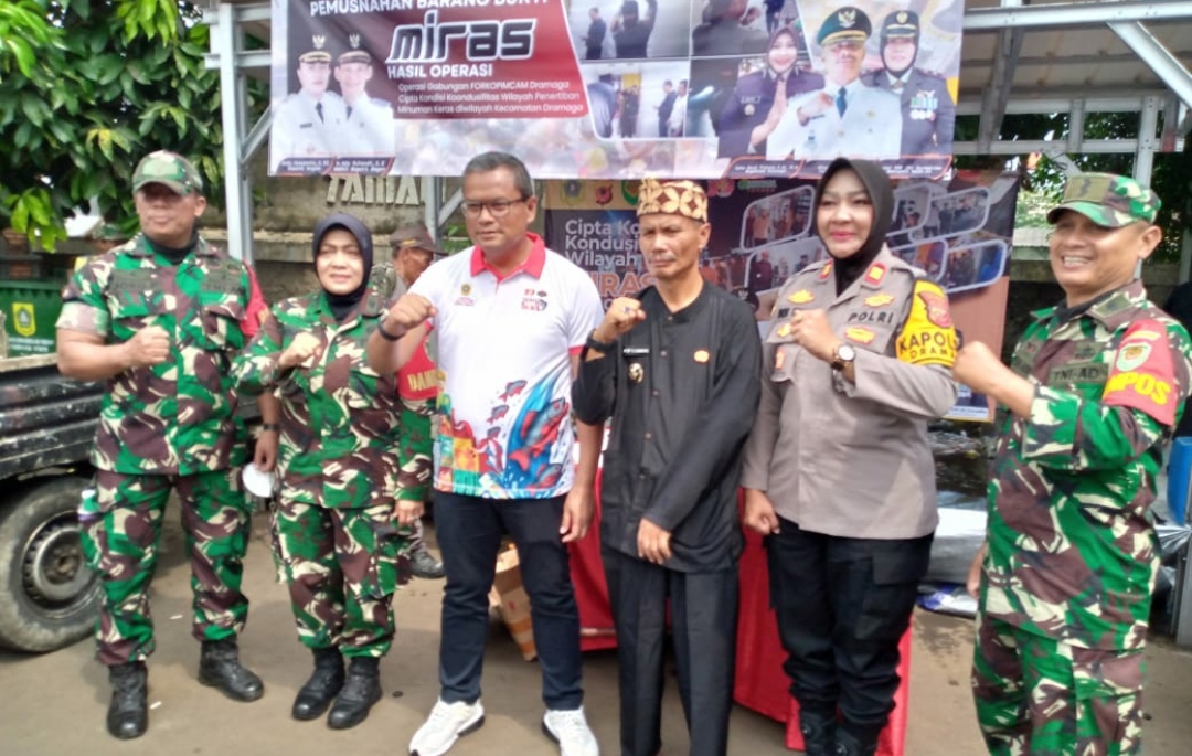 Pemusnahan Miras Oplosan dalam Rangka Hari Jadi Bogor ke-543: Polsek Dramaga dan Forkopimcam Bersinergi