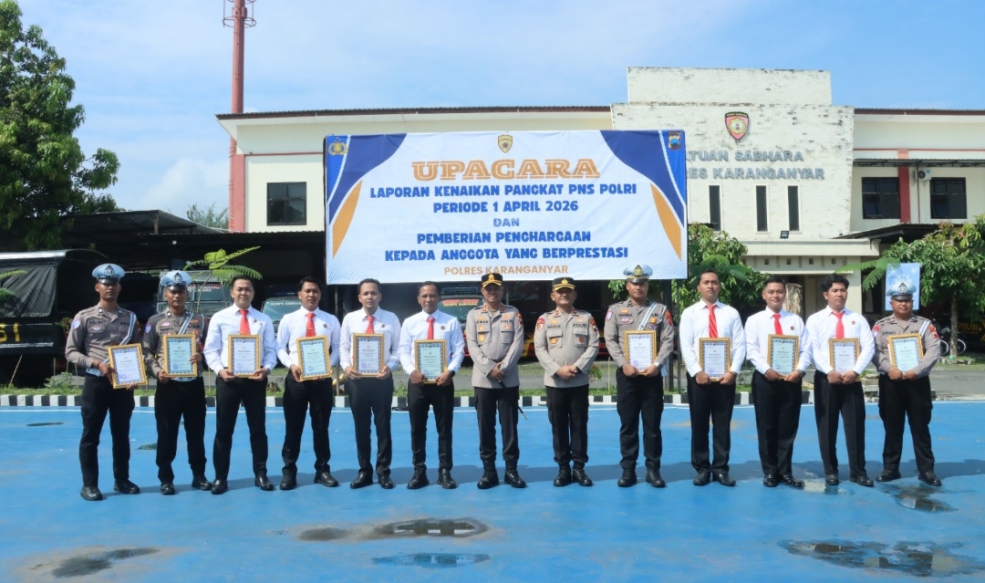 Dedikasi Berbuah Apresiasi, Polres Karanganyar Gelar Upacara Kenaikan Pangkat dan Ganjar Personel Berprestasi