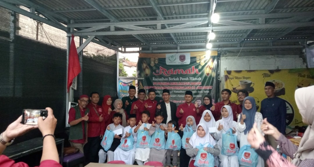 Pemuda Muslim Indonesia Kota Bogor Bersama Yayasan PPIQAILA dan UMKM Bogor-Raya Gelar Kegiatan Berbagi  