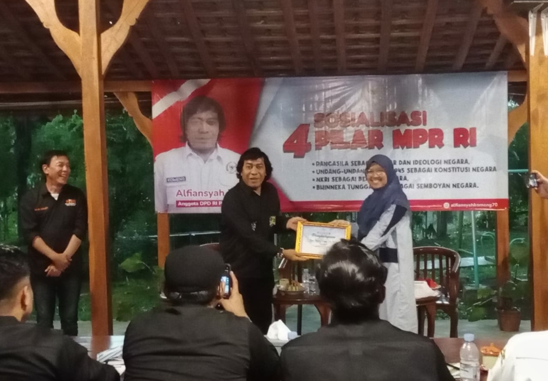 Komeng Sosialisasikan 4 Pilar MPR RI Bersama Komunitas Seniman di Bogor