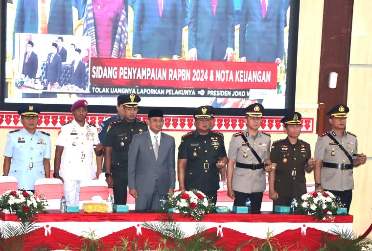 Kapolrestabes Medan Hadiri Undangan DPRD Ikuti Siaran Langsung Pidato Presiden RI