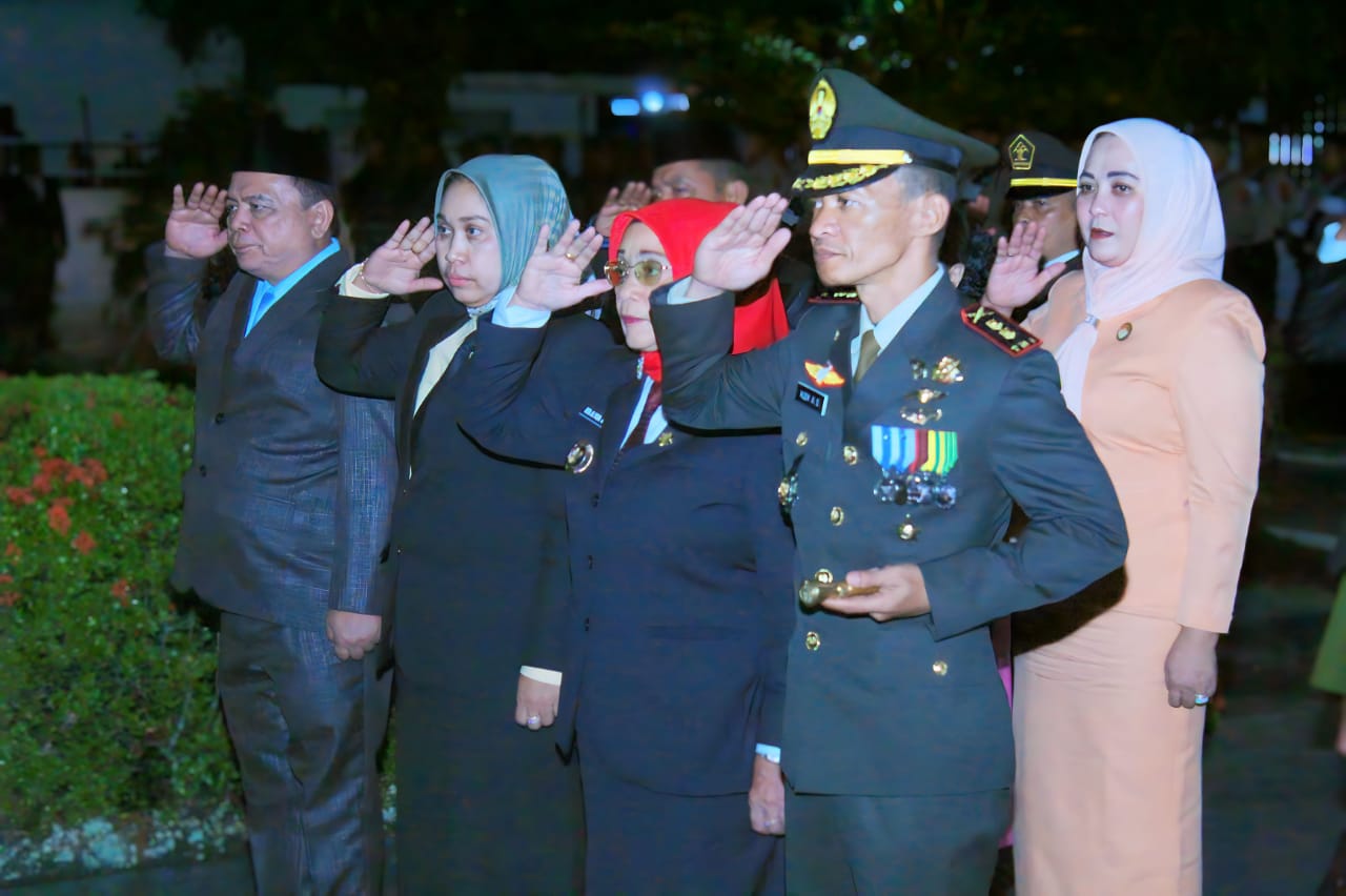 Plt. Bupati Labuhanbatu Ikuti Apel Kehormatan dan Renungan Suci HUT ke-79 RI