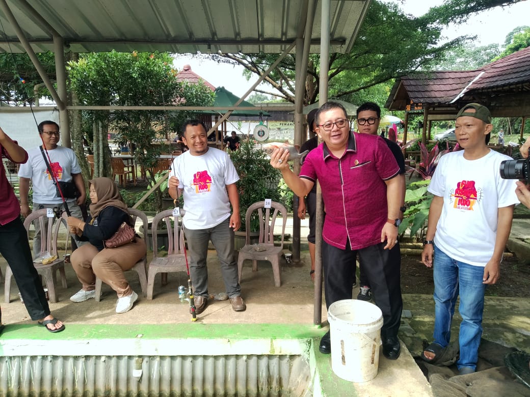 Refreshing Usai Perhelatan Pilkada 2024, Jurnalis Mancing Bogor di Saung Muara Cibinong