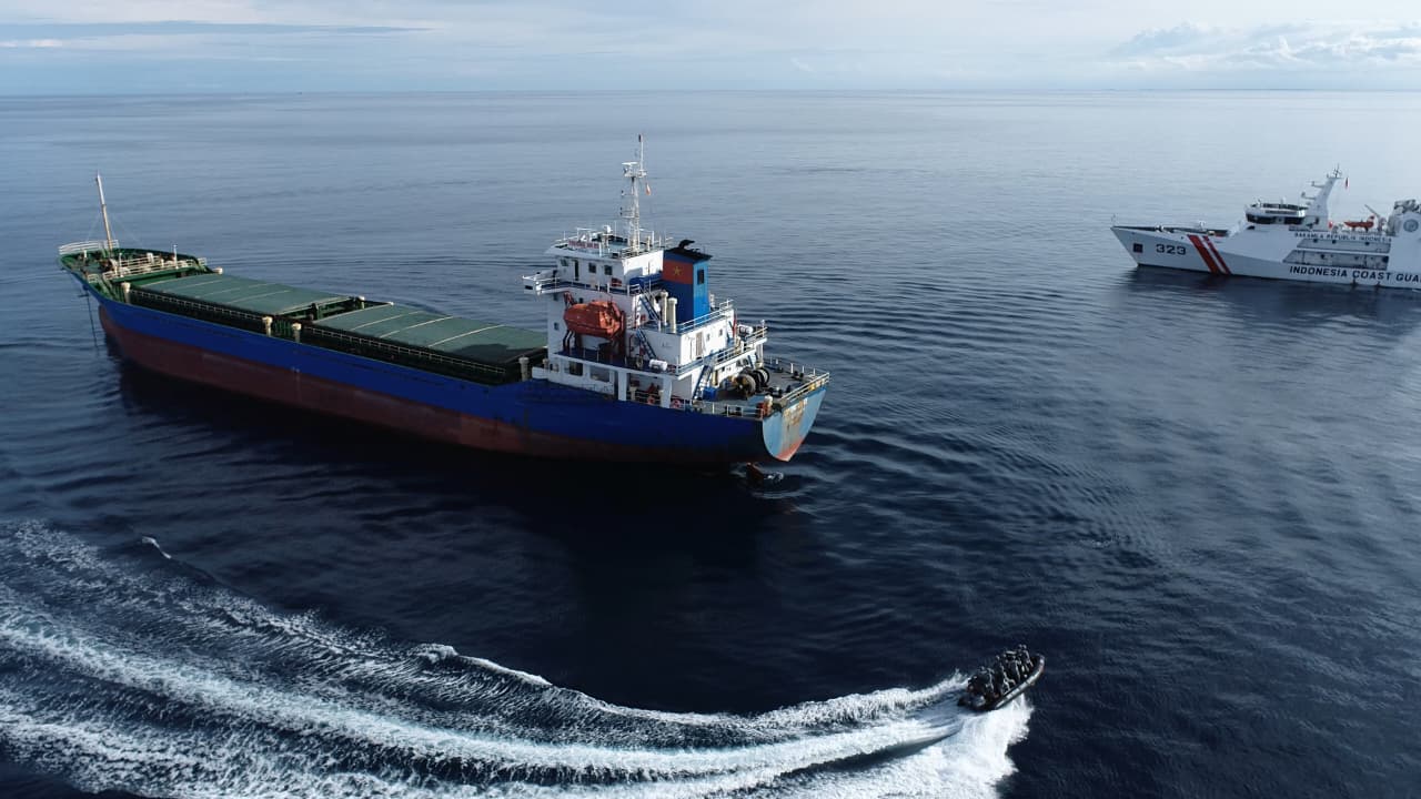 Patroli Bakamla Periksa Kapal Vietnam Tanpa Muatan di Perairan RI