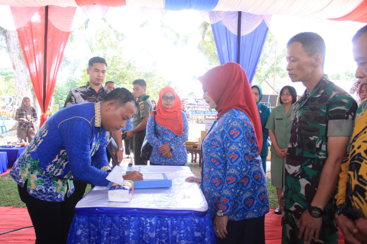 Bersama TNI-POLRI, Pemkab Labuhanbatu Peringati Hari Keluarga Nasional ke-31