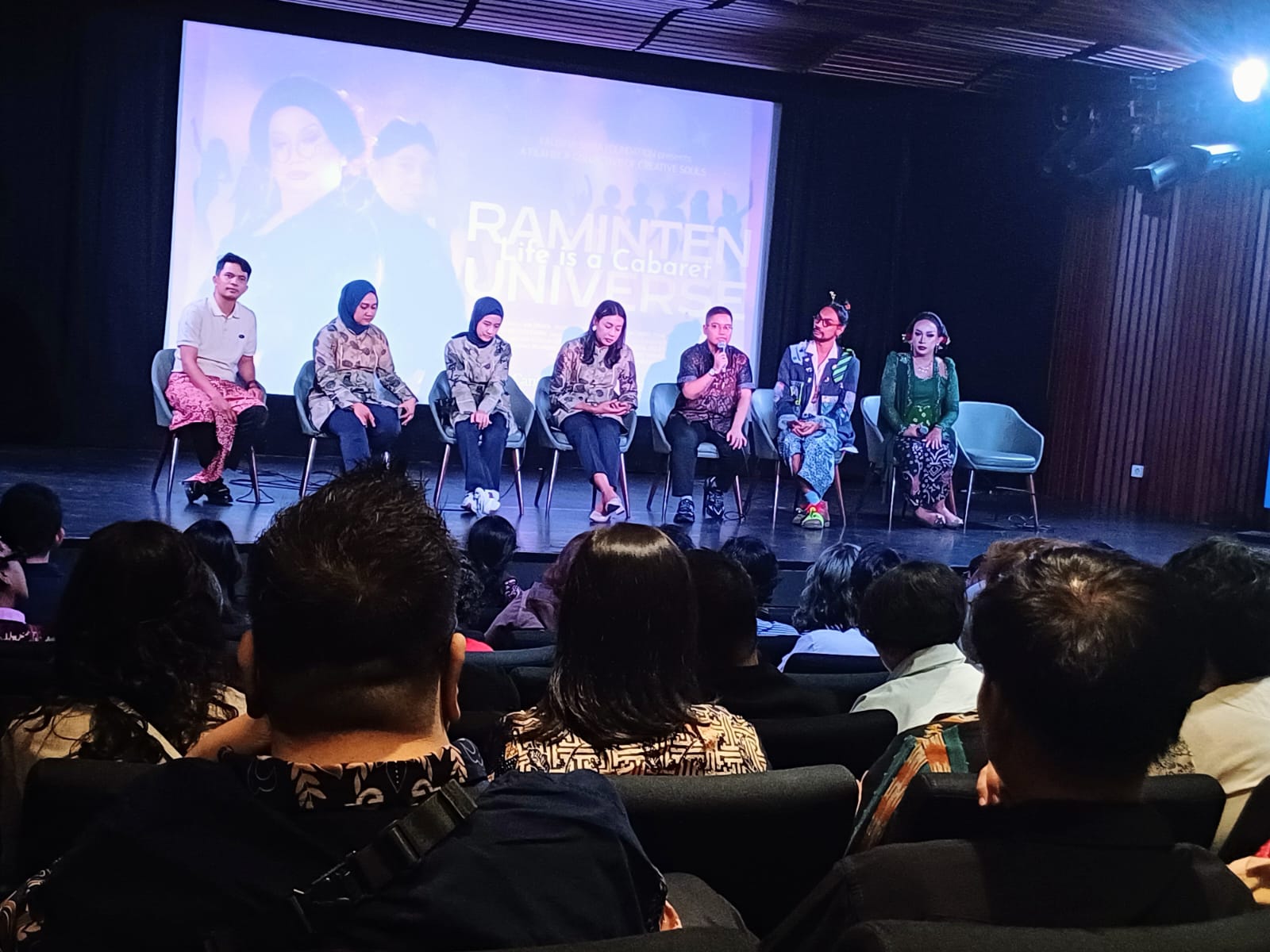 “Raminten Universe: Life is a Cabaret” Hadirkan Warisan Inklusivitas Kanjeng Hamzah