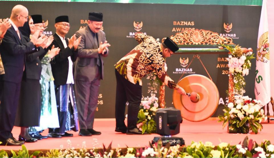 PJ Bupati Karanganyar Raih Penghargaan Kepala Daerah Pendukung Pengelolaan Zakat Terbaik di BAZNAS Award 2024