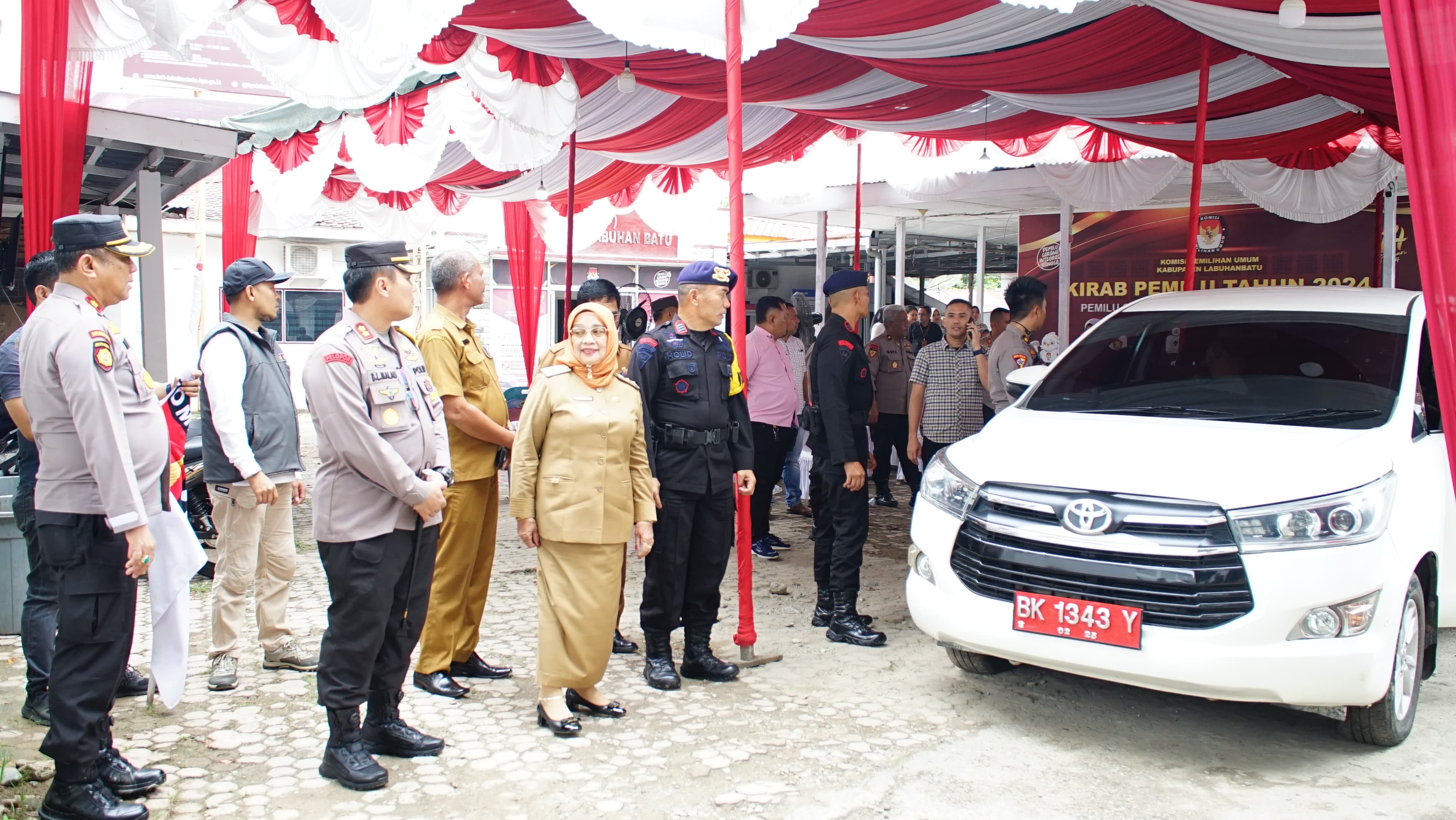 Plt. Bupati Bersama Kapolres Melepas Pemberangkatan Hasil Rekapitulasi Penghitungan Perolehan Suara