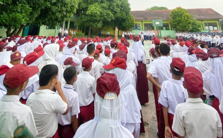 SMPN 1 Cinangka Mulai MPLS dengan Pendekatan Edukatif dan Humanis