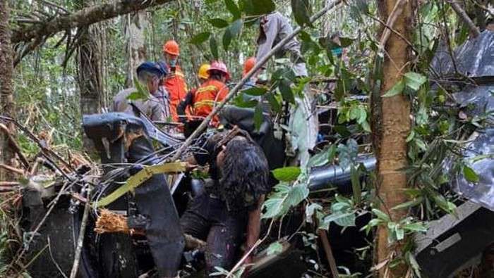 Sempat  Mengalami Hambatan, Tim Gabungan Berhasil Mengevakuasi Helikopter Yang Jatuh di Halmahera