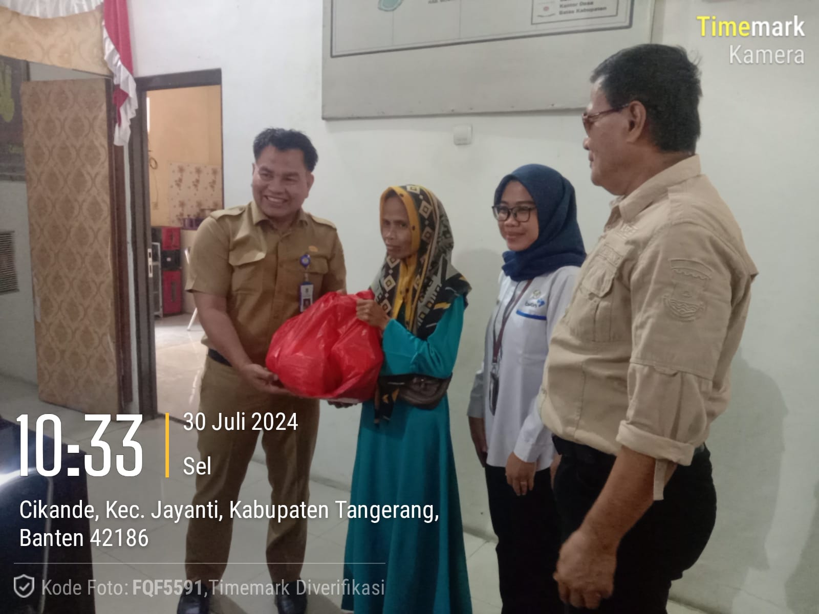 DPPKB Berikan Bantuan Kepada 35 Keluarga Beresiko Stunting di Kecamatan Jayanti Tangerang