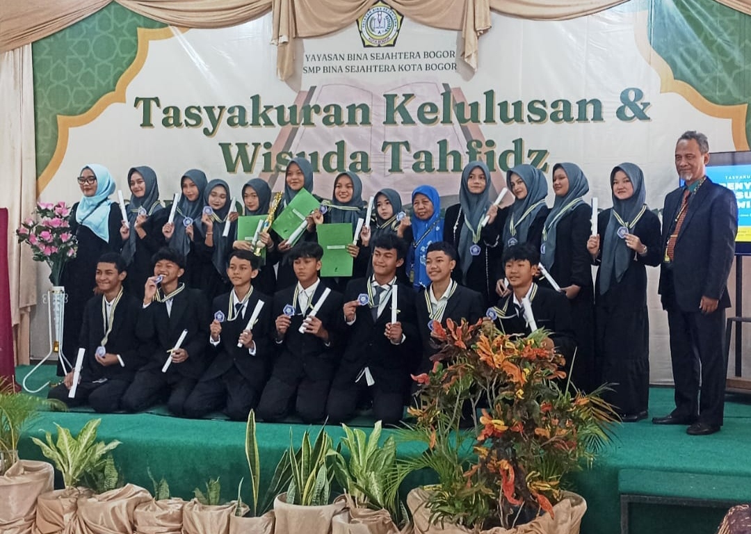 SMP ITQ Bina Sejahtera Kota Bogor Luluskan 18 Siswa Tahfidz Qur'an Angkatan 1 Tahun Ajaran 2024/2025