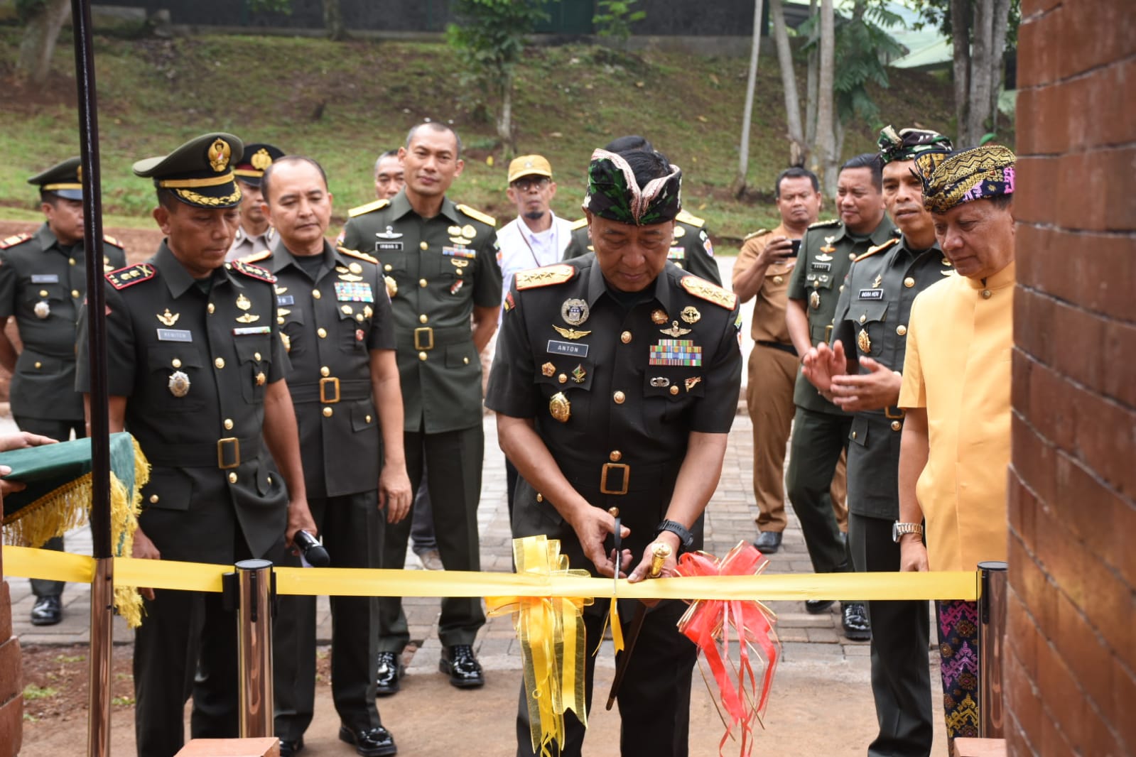 Danpussenif Resmikan Pura Lokha Wira Widya