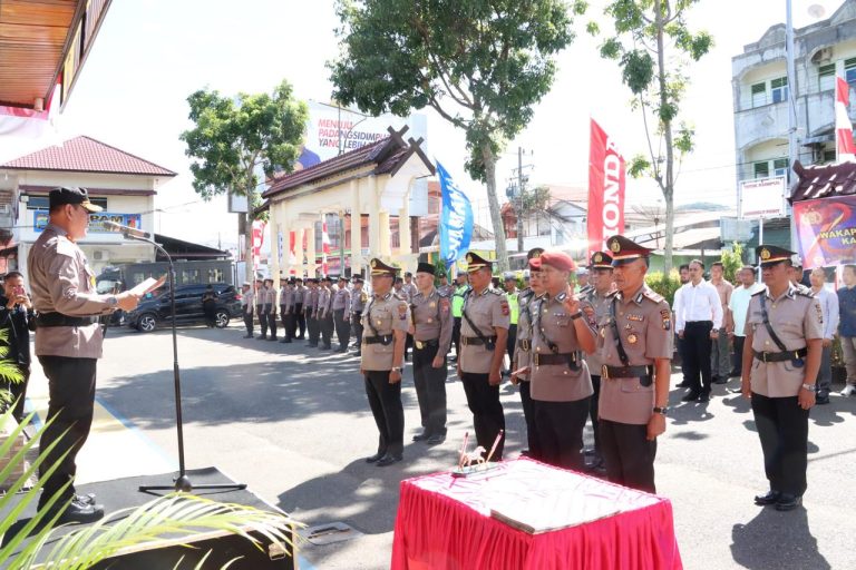 Kapolres Padangsidimpuan AKBP Dudung Setyawan Pimpin Upacara Mutasi Jabatan