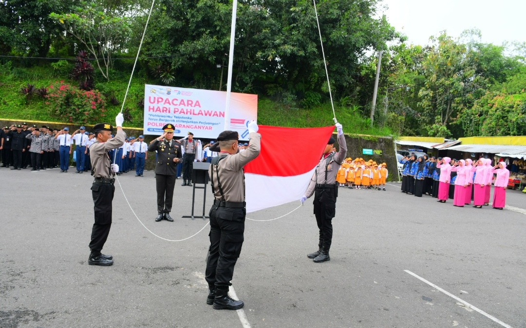 Polres Karanganyar Gelar Upacara Hari Pahlawan dan Syukuran Gelar Pahlawan  Nasional Kepada Jenderal Soeharto