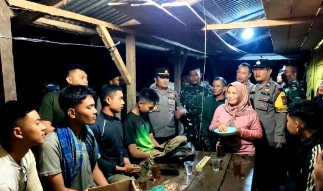 Tersesat Mendaki Gunung Dolok Simbolon, Lima Pelajar Diselamatkan Polsek Serbalawan
