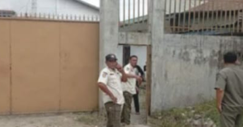Satpol PP Labuhanbatu Geledah Gudang Tidak Memiliki Izin