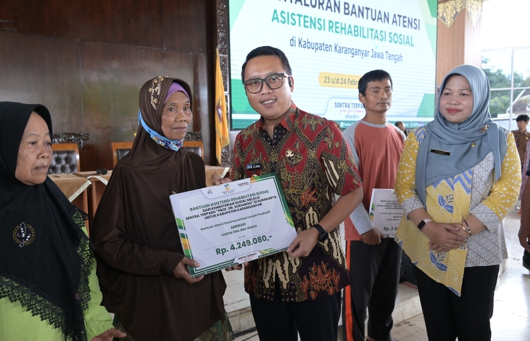 Pemkab Salurkan Bantuan ATENSI untuk 238 Lansia, Perkuat Perlindungan Sosial Kelompok Rentan