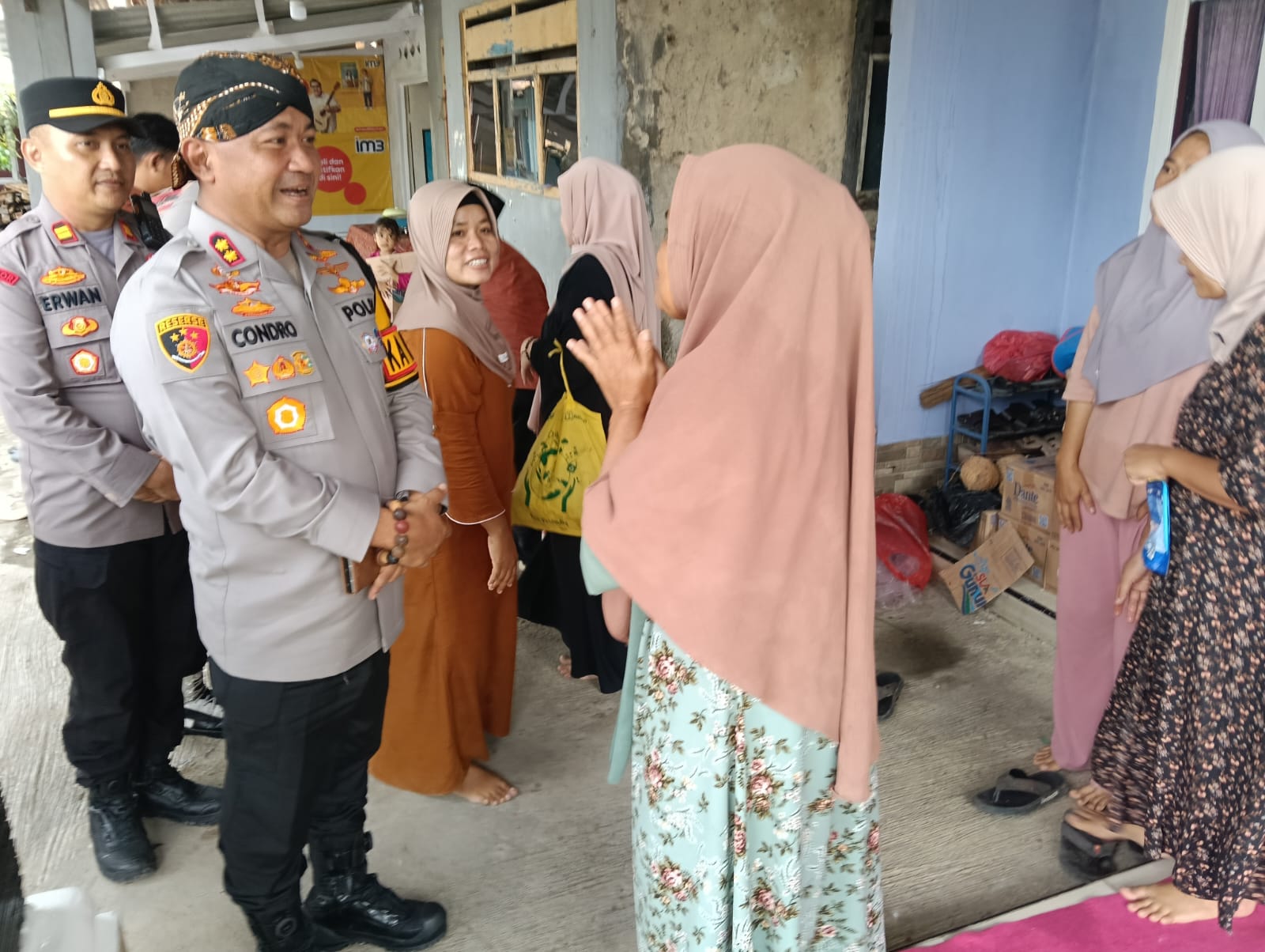 Kapolres Serang Melayat di Rumah Duka Anggota Linmas yang Meninggal Dunia Saat Bertugas