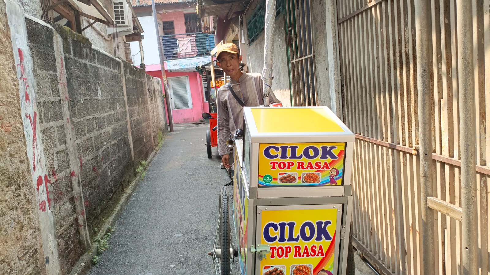 Taufik Penjual Cilok Lebih Dari Setahun Ini Mengaku Raup Keuntungan Belasan Juta