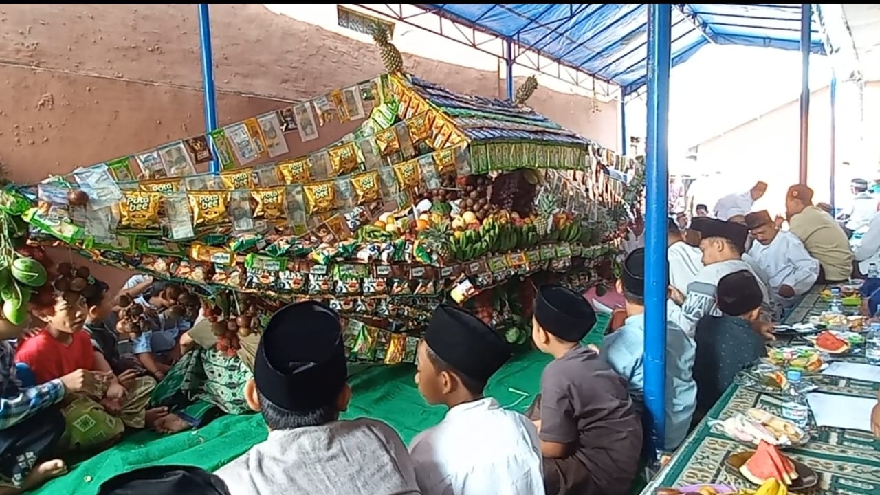 Warga RT 003 RW 01 Kelurahan Bunder Memperingati Maulid Nabi Muhammad SAW 1445 H