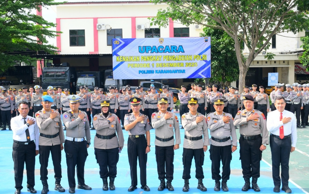 Polres Karanganyar Gelar Upacara Kenaikan Pangkat Penghargaan  Wujud Apresiasi Polri Atas Loyalitas Personel