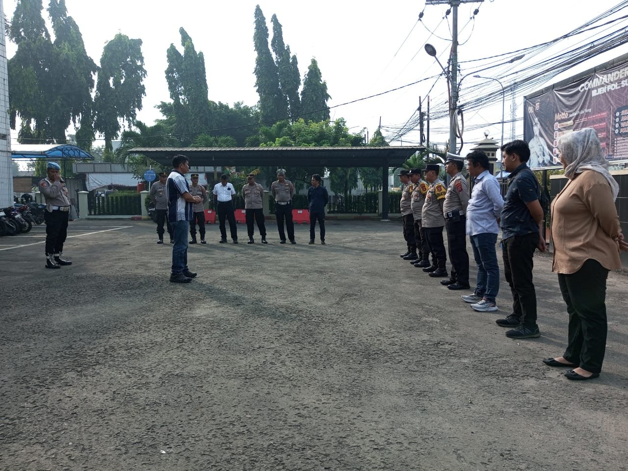 Personil Polsek Balaraja Melaksanakan Rutinitas Apel Pagi Antisipasi Guantibmas di Wilayah Kecamatan Sukamulya