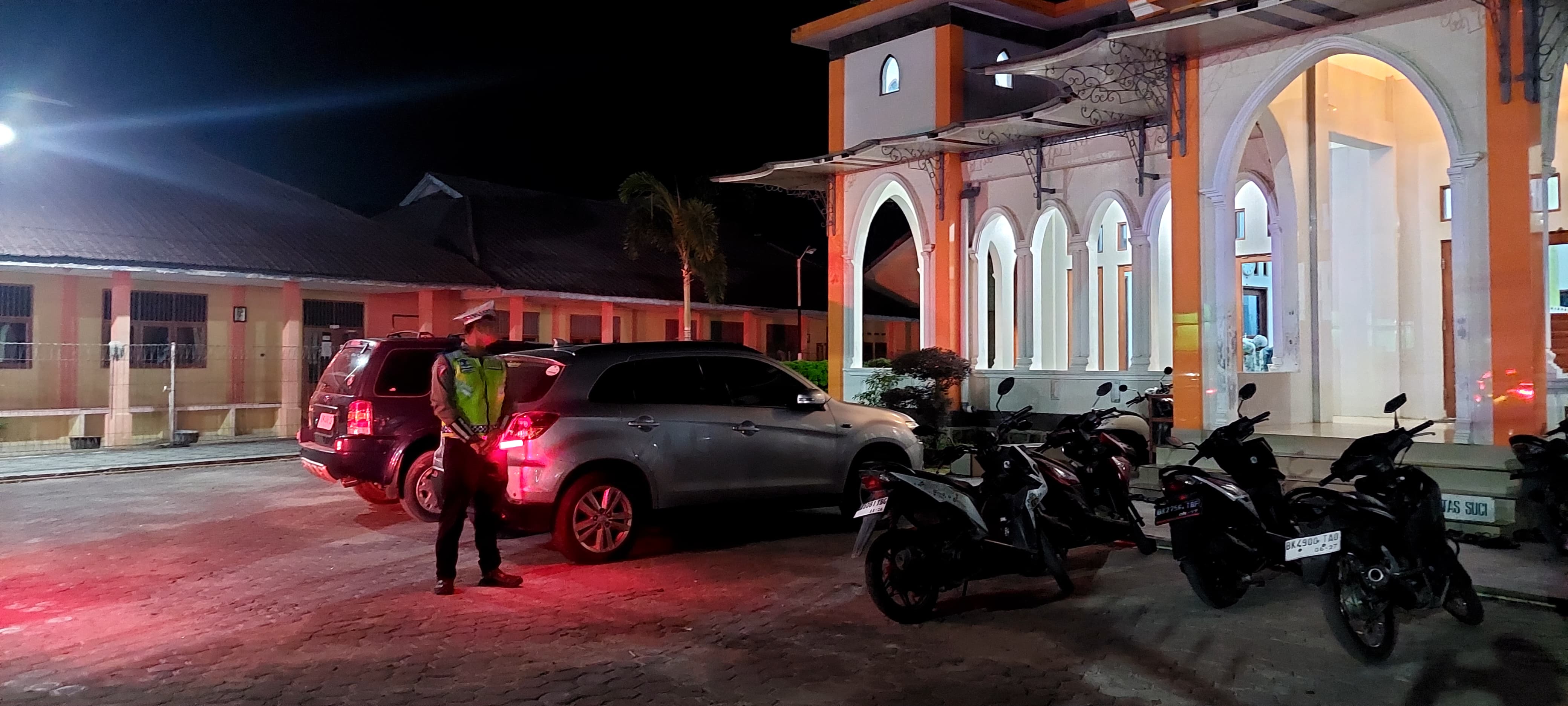 Sat Lantas Polres Simalungun Gelar Blue Light Patrol di Masjid-Masjid Selama Sholat Tarawih