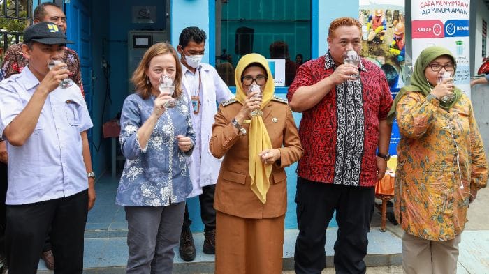 Perumahan Meranti Permai Proyek Percontohan Zona Air Minum Prima Siap Dikonsumsi