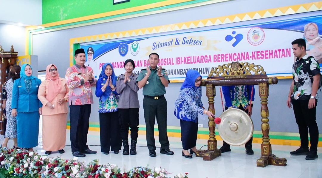 Pencanangan Bulan Bhakti Sosial, Plt. Bupati Ajak Masyarakat Untuk Mensukseskan Program Bangga Kencana 