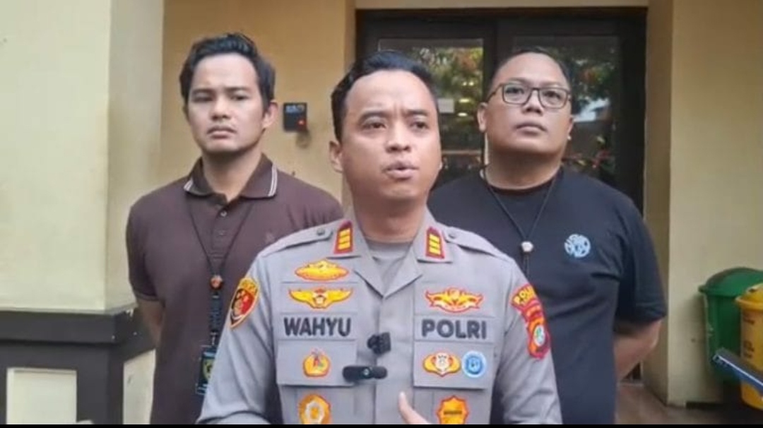 Terekam CCTV Mendorong Motor Korban, Tetangga Sendiri Jadi Tersangka Pencurian di Jakarta Barat