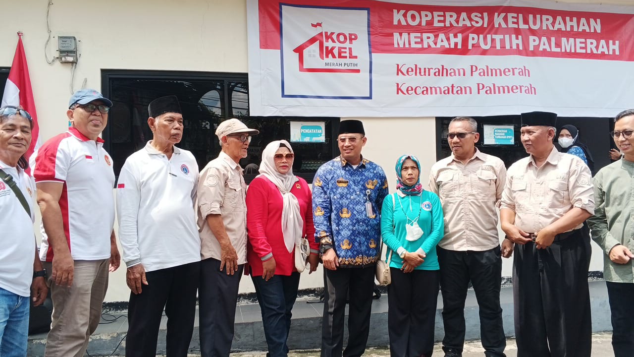 PLT Camat Palmerah Meresmikan Koperasi Merah Putih di Kelurahan Palmerah