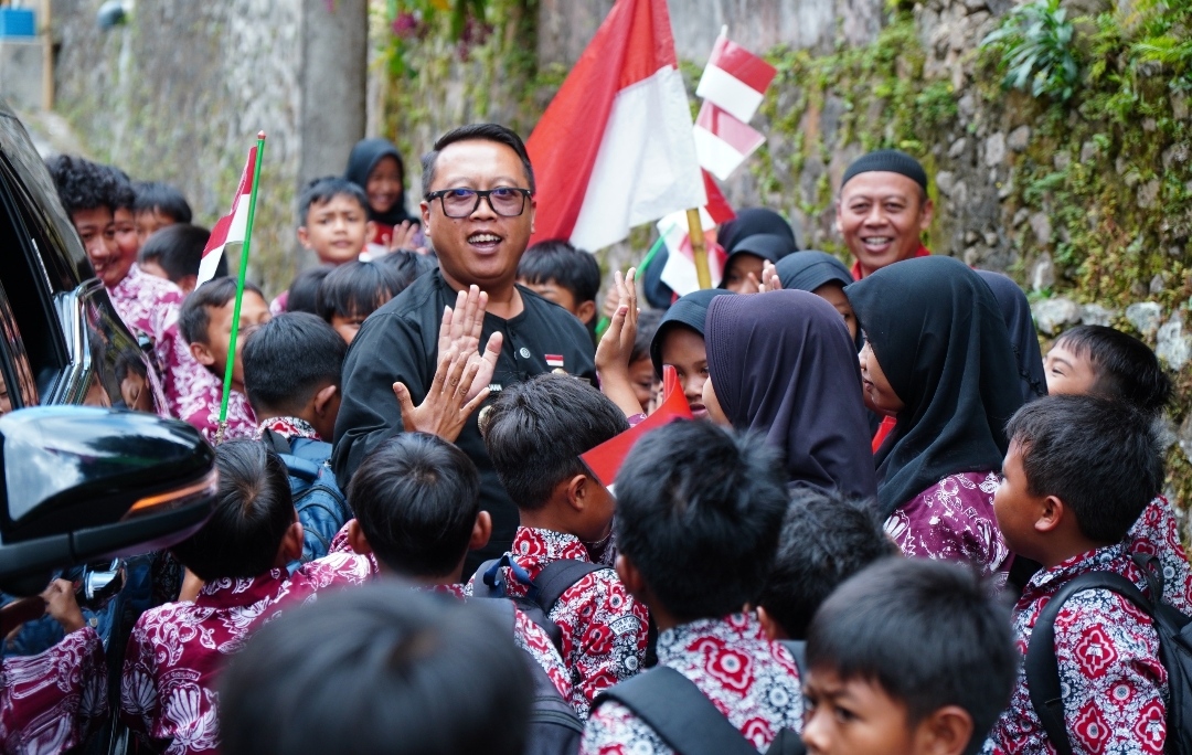 SWARNAGIRI,Harmoni Wastra untuk Indonesia, Mahasiswa UMUKA Dorong Batik Girilayu Mendunia