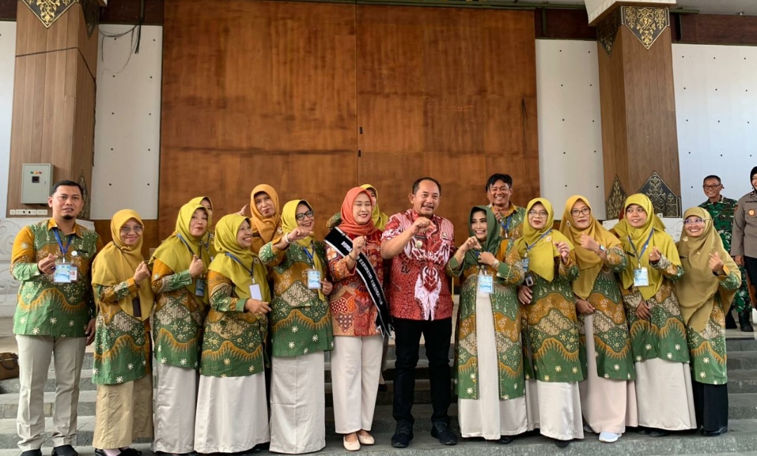 Hari Batik Nasional IGTKI-PGRI Kabupaten Karanganyar Gelar Gebyar Membatik Nasional