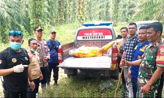 Evakuasi Mayat di Sungai Tongguran Dipimpin Kapolsek Tanah Jawa  