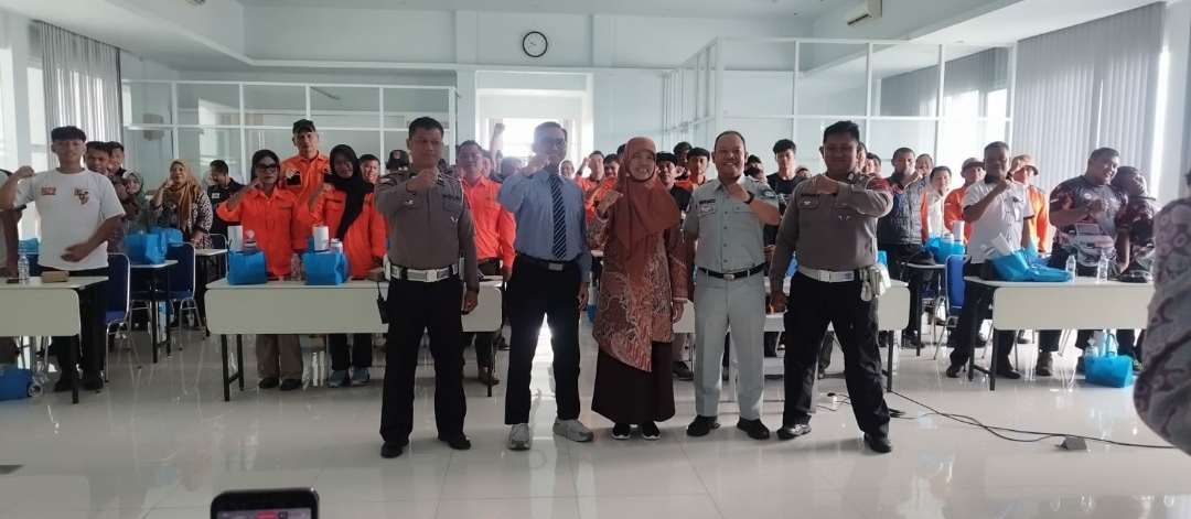 Satlantas Polres Karanganyar Bekali Relawan Driver Ambulans Penanganan Awal Laka Lantas