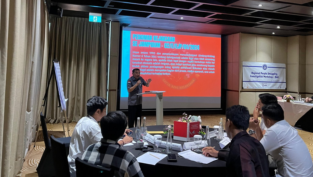 Jaksa Ahli Utama Dr.Fri Haryono,SH,MH Bersama  JCLEC dan Australia Gelar Seminar Nasional Tentang TPPM di Bali