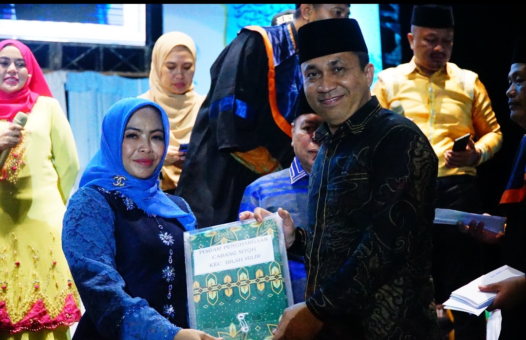 Bupati Labuhanbatu Secara Resmi  Menutup MTQH ke 54 Dan FSQ ke 39