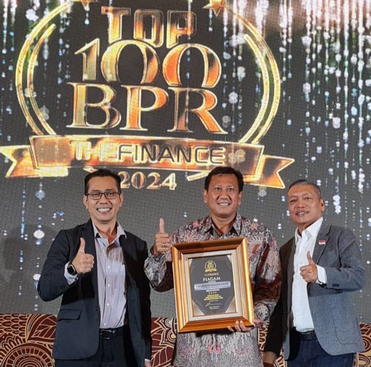 Bank Daerah Karanganyar Secara Profesional Raih Penghargaan TOP 100 BPR dari THE FINANCE TH 2024 