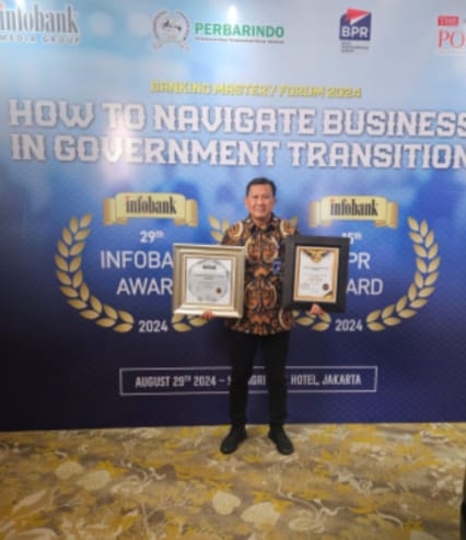 Empat Kali Dalam Setahun Bank Daerah Karanganyar Raih Platinum Award Dari Infobank