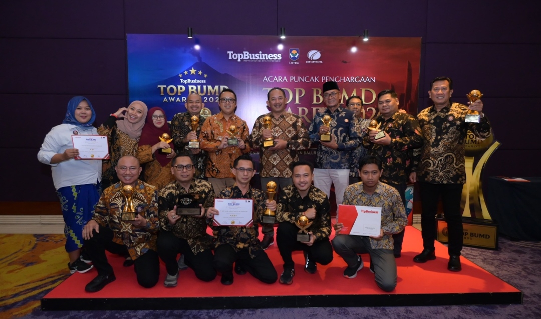 PT BPR Bank Daerah Karanganyar Raih Penghargaan TOP Pembina BUMD Awards 2026