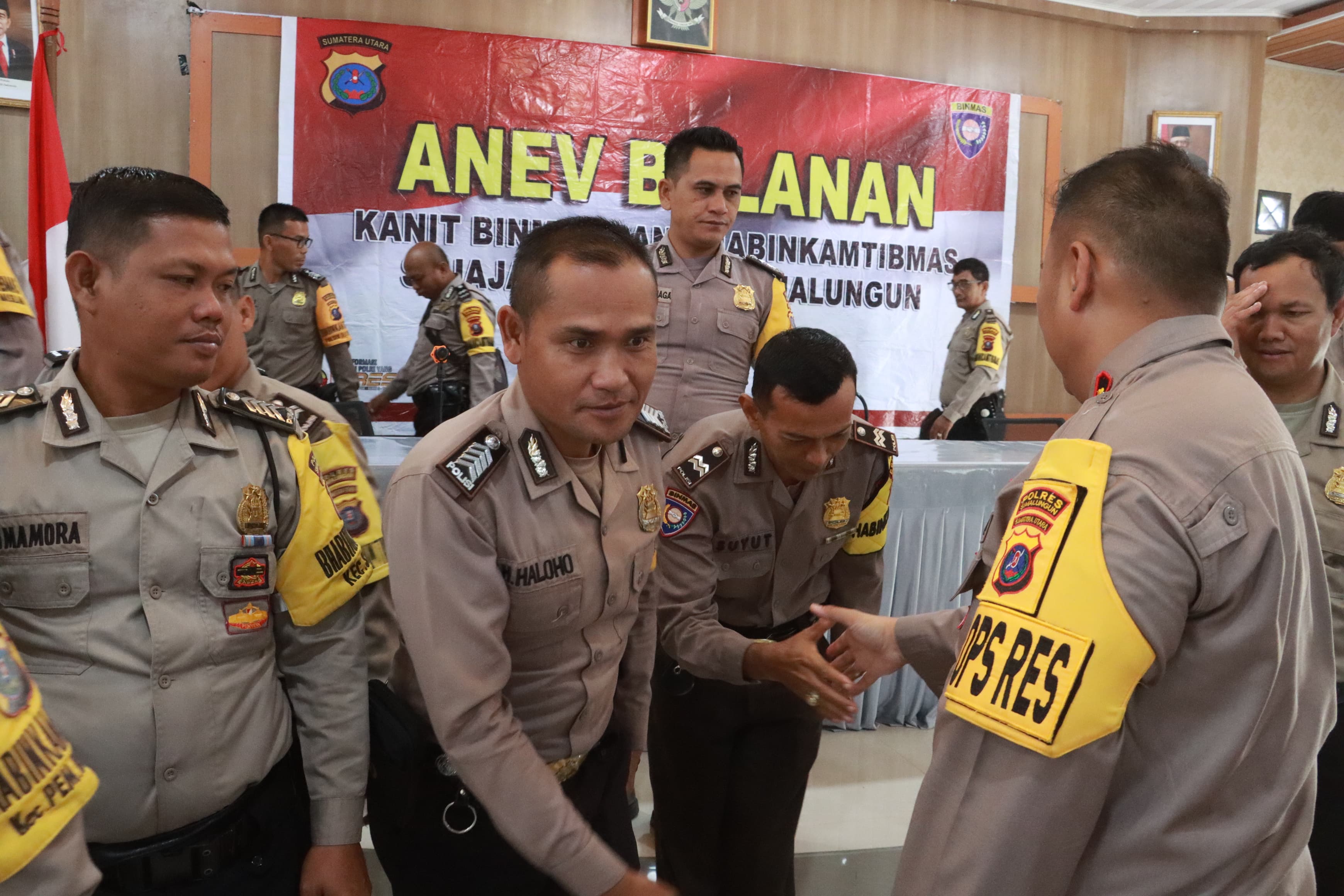 Kapolres Simalungun Pimpin ANEV Bulanan Kanit Binmas dan Bhabinkamtibmas