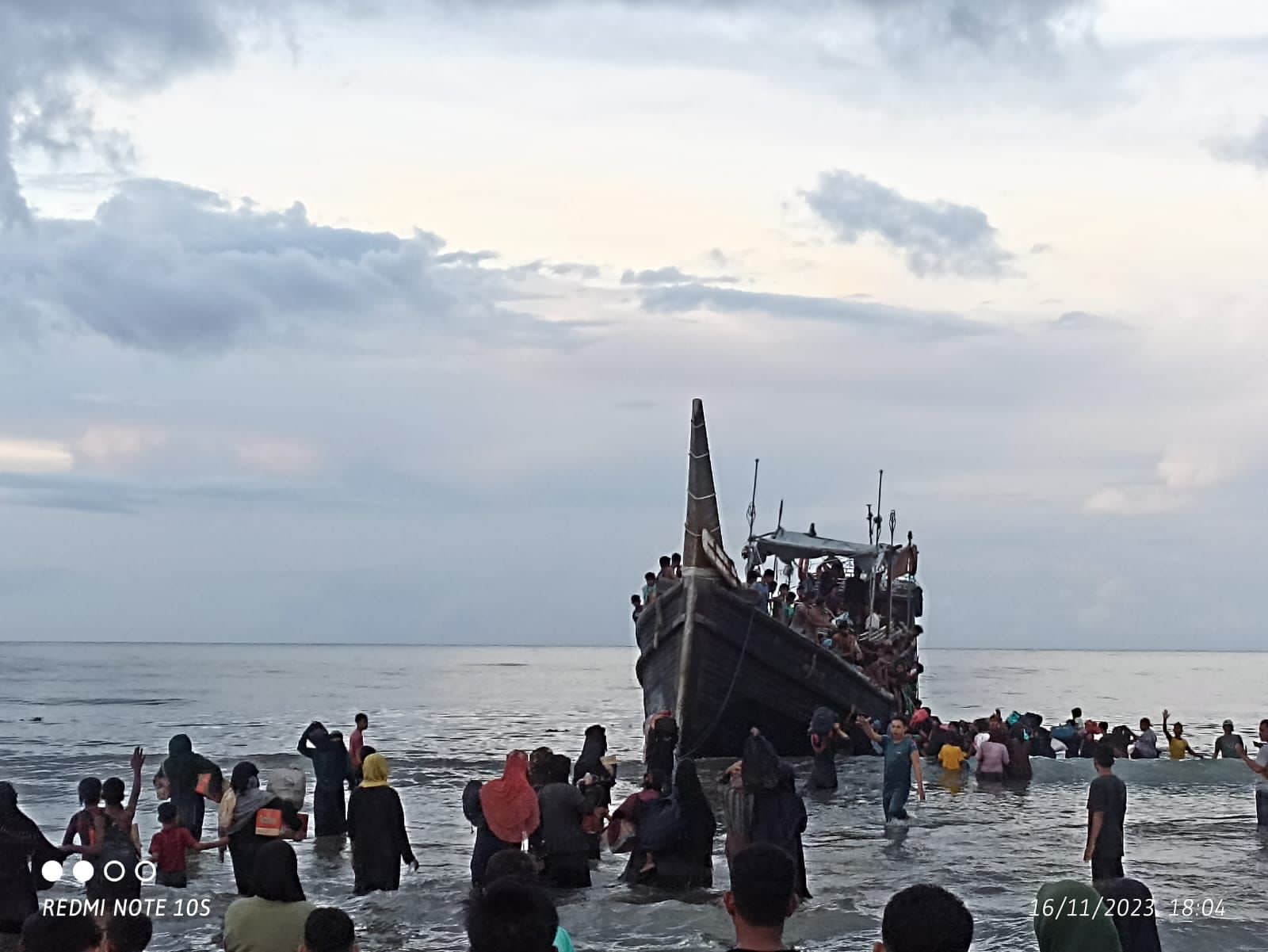 Indonesia Tolak Ratusan Pengungsi Rohingnya