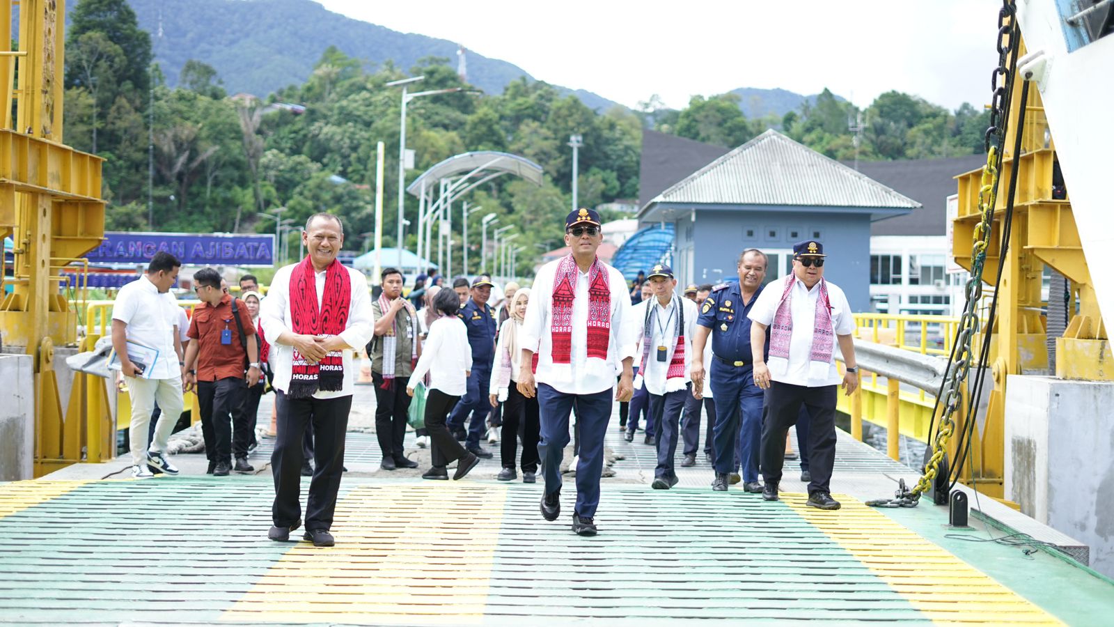 Dirjen Hubdat Tinjau Sarana dan Prasarana Pelabuhan Penyebrangan di Danau Toba