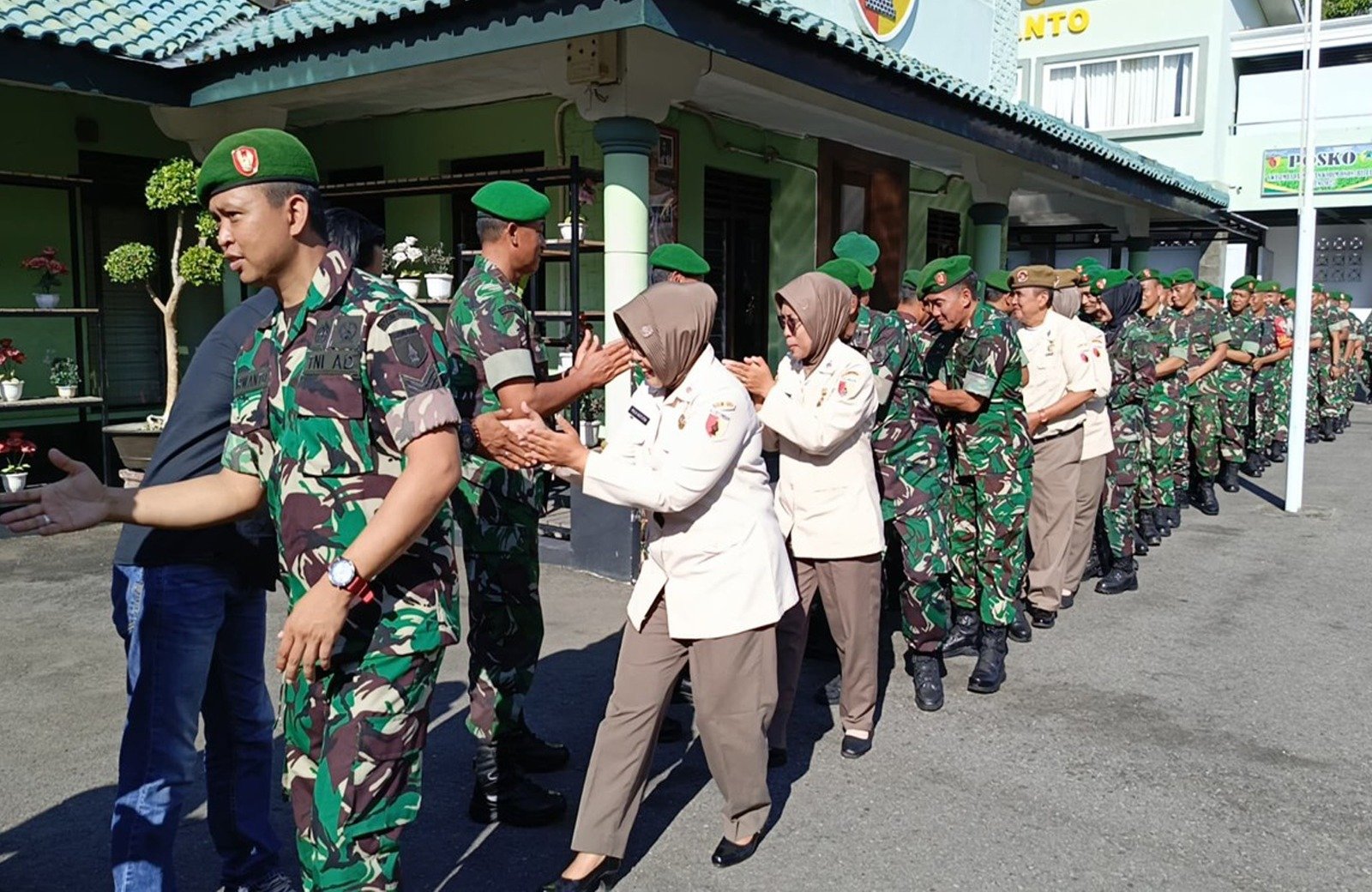 Apel Selesai Cuti Lebaran Personil Kodim 0808/Blitar, Dilanjutkan Halal Bihalal