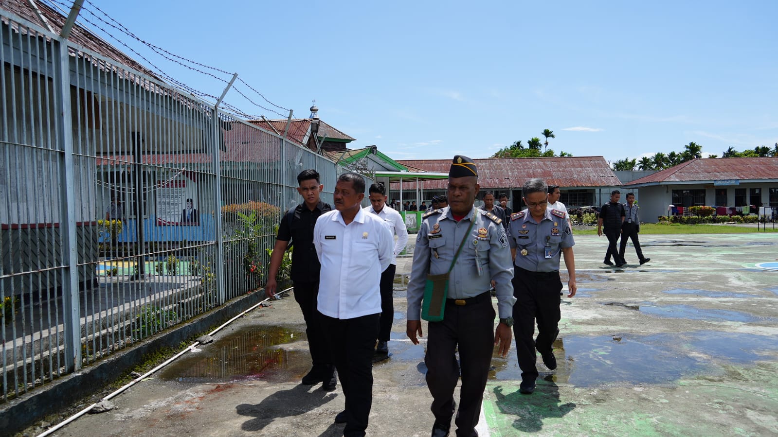 Tiba di Nabire, Dirjenpas Langsung Sambangi Petugas Lapas yang Terluka