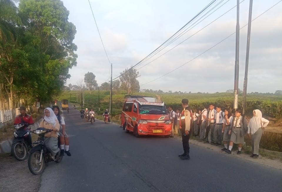 Polsek Sidamanik Gelar Strong Point, Dorong Pemilu Damai 2024 dengan Pemantapan Kesatuan